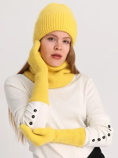 Комплект шапка, варежки и снуд